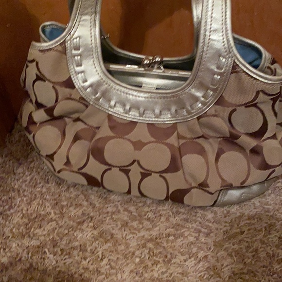 Coach purse - Picture 4 of 12